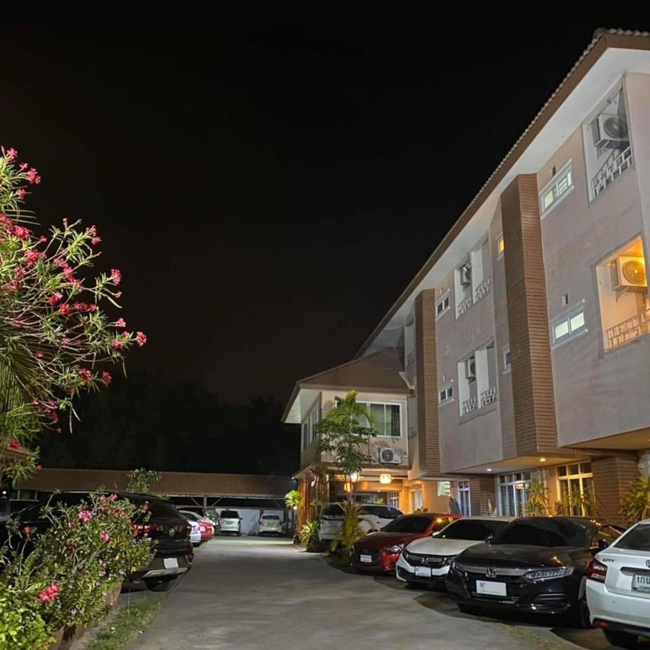 Klang Muang River Home 펫차분 외부 사진